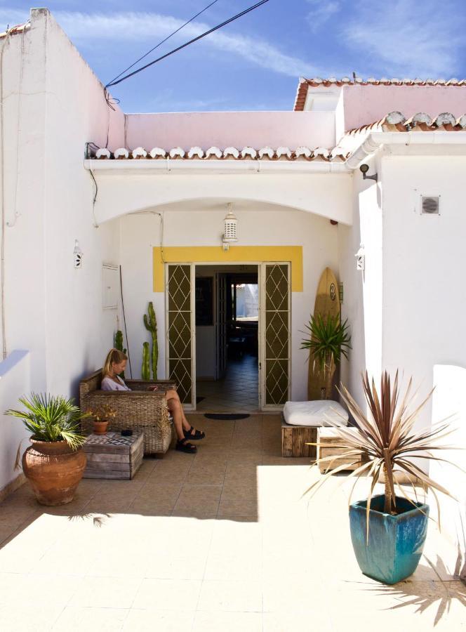 Albergue Bura Surfhouse *